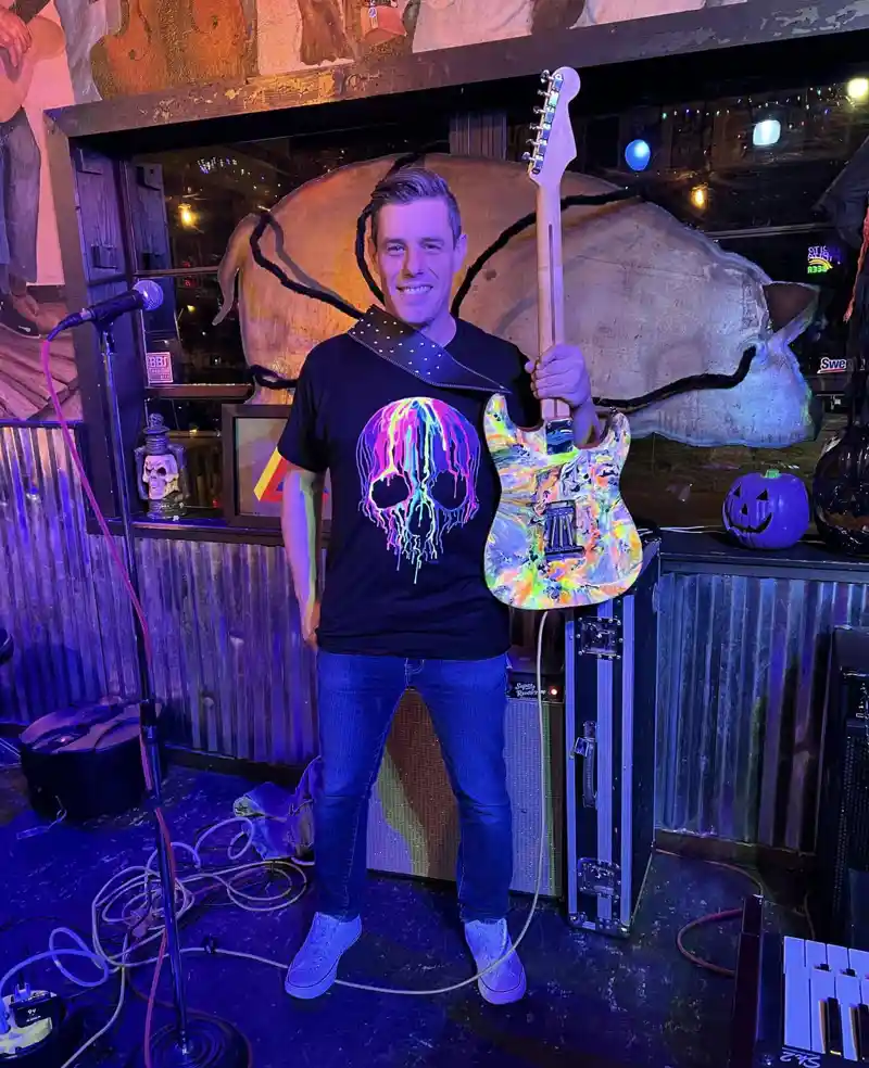 Nick Schnebelen w glowing guitar